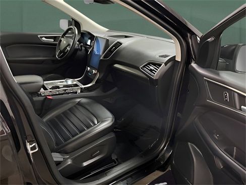 Used 2024 Ford Edge SEL image 25