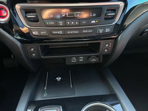 Certified 2025 Honda Ridgeline Black Edition image 19
