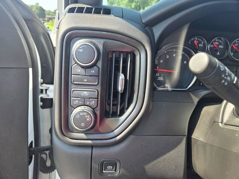 Used 2023 Chevrolet Silverado 2500 Custom w/ Gooseneck/5TH Wheel Package AWD/4WD image 12