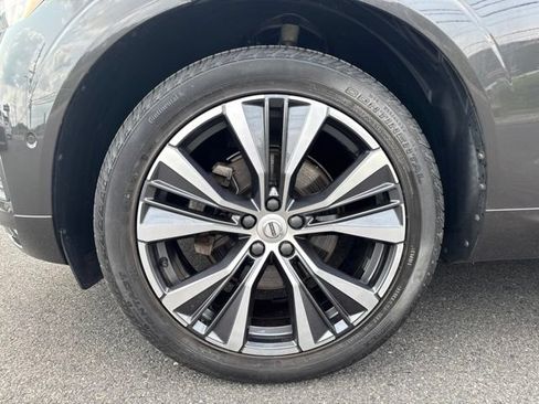 Certified 2022 Volvo XC60 B5 Momentum w/ Advanced Package AWD/4WD image 9
