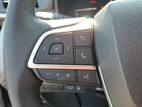 Certified 2025 Toyota Sienna XLE FWD image 18