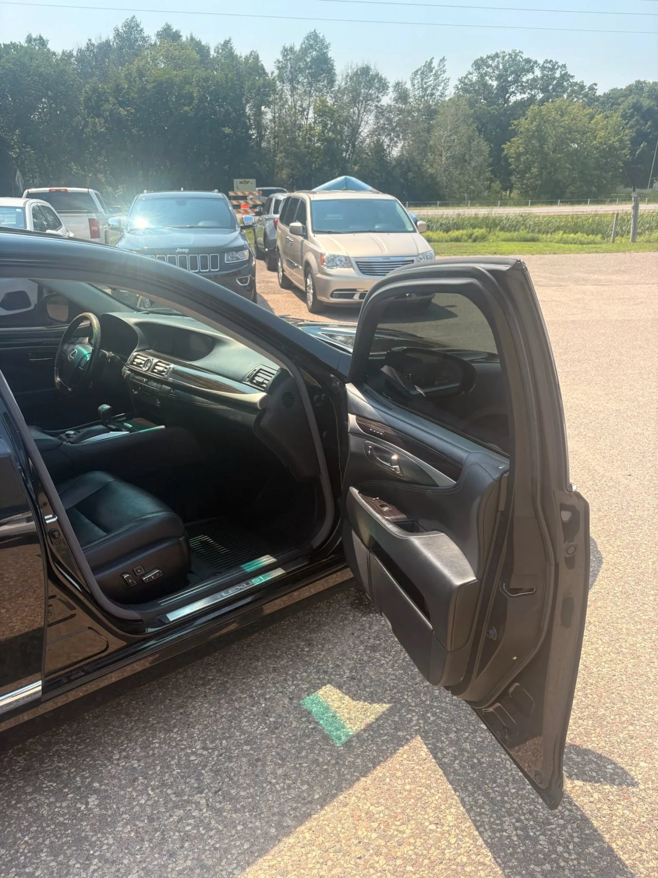 Used 2013 Lexus LS 460 AWD w/ Comfort Pkg image 27