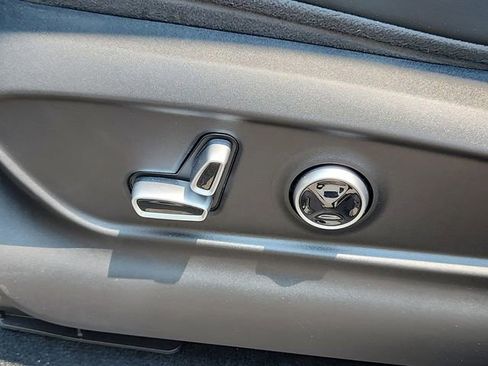 New 2023 Maserati Grecale Trofeo image 8