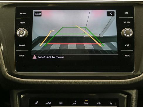 Certified 2024 Volkswagen Tiguan SE R-Line AWD/4WD image 37