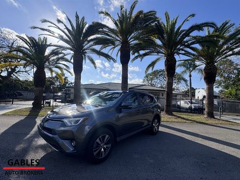 Used 2017 Toyota RAV4 XLE image 4