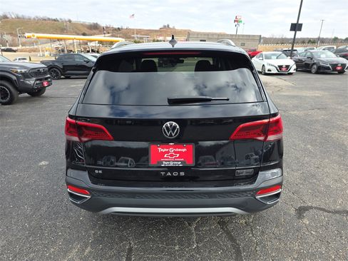 Used 2023 Volkswagen Taos SE image 7