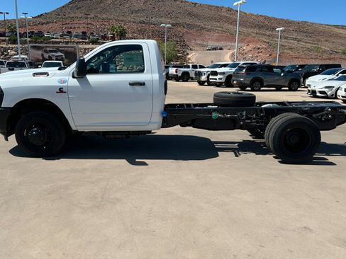 New 2026 RAM 3500 Tradesman AWD/4WD image 2