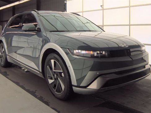 Used 2025 Hyundai Ioniq 5 Limited image 3