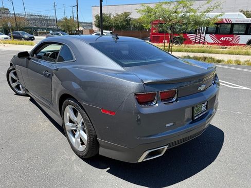 Used 2010 Chevrolet Camaro SS w/ LPO, Ground Effects Package RWD image 9