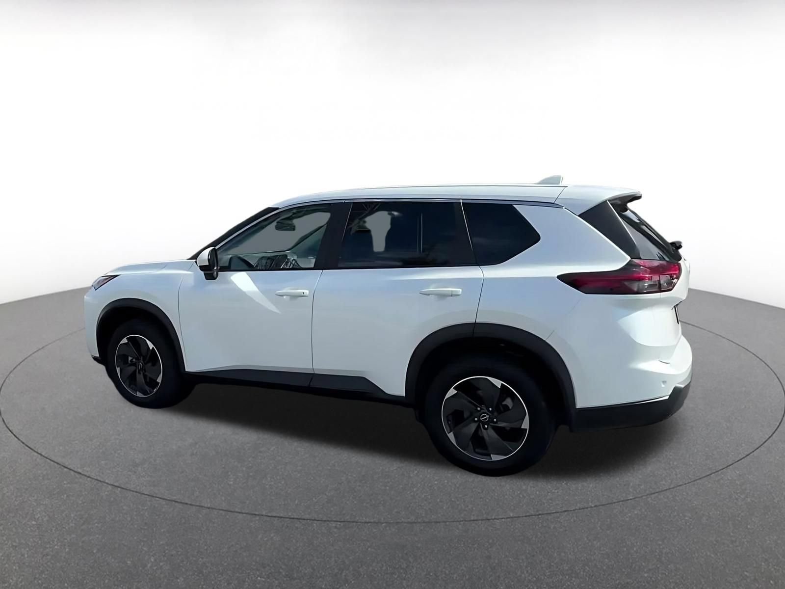 Used 2025 Nissan Rogue SV AWD/4WD image 9