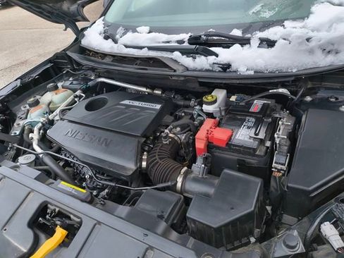 Used 2023 Nissan Rogue SV image 29