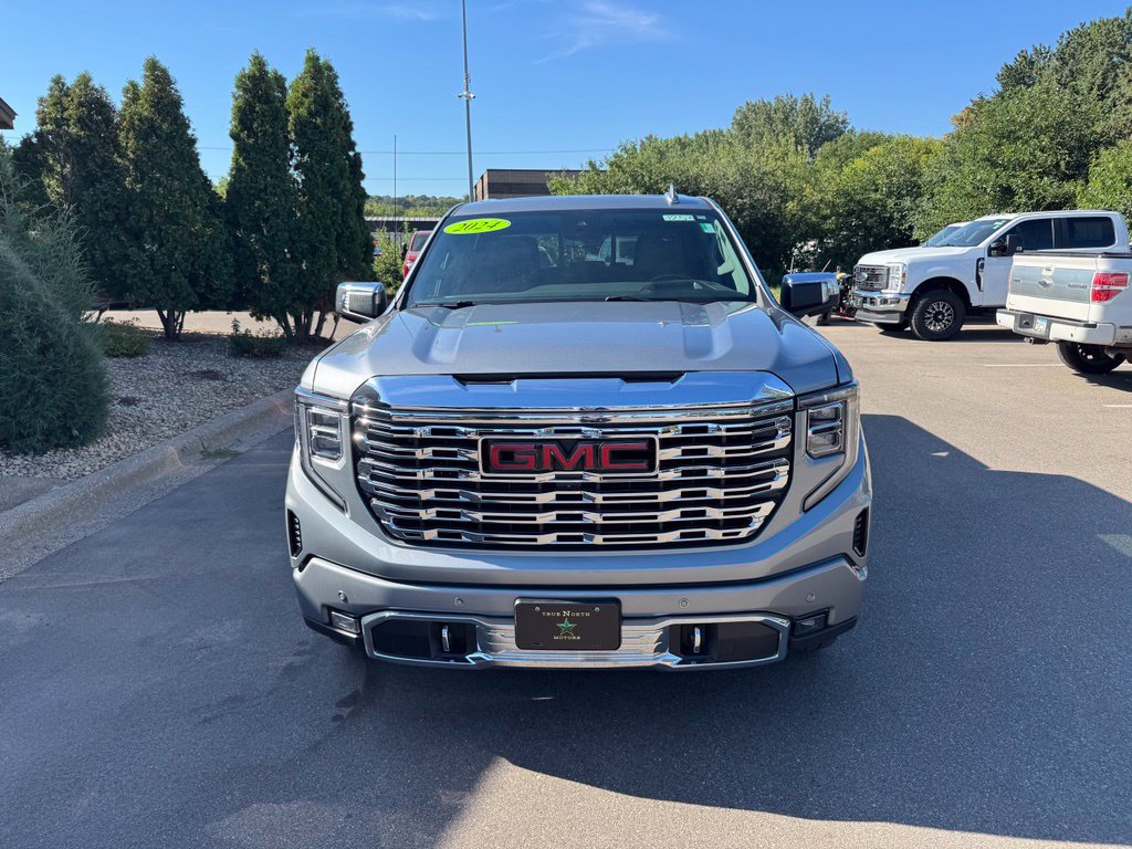 Used 2024 GMC Sierra 1500 Denali AWD/4WD image 4