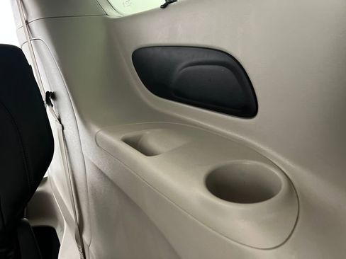 Used 2020 Chrysler Pacifica Touring-L image 37