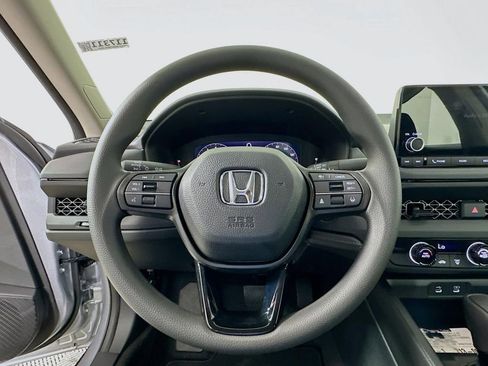 Used 2025 Honda Accord LX image 18