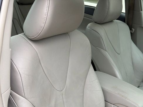 Used 2010 Toyota Camry XLE image 9