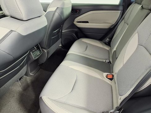 Used 2026 Subaru Forester Premium AWD/4WD image 5
