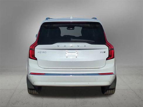 New 2025 Volvo XC90 B5 Plus w/ Protection Package Premier image 5