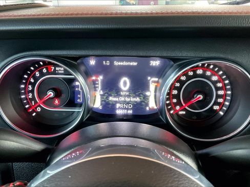 Used 2020 Jeep Gladiator Rubicon w/ Advanced Safety Group AWD/4WD image 13