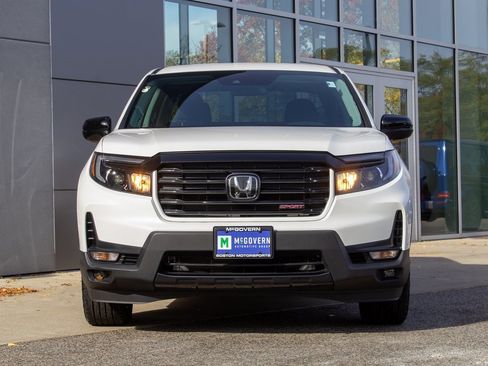 Used 2023 Honda Ridgeline Sport image 2