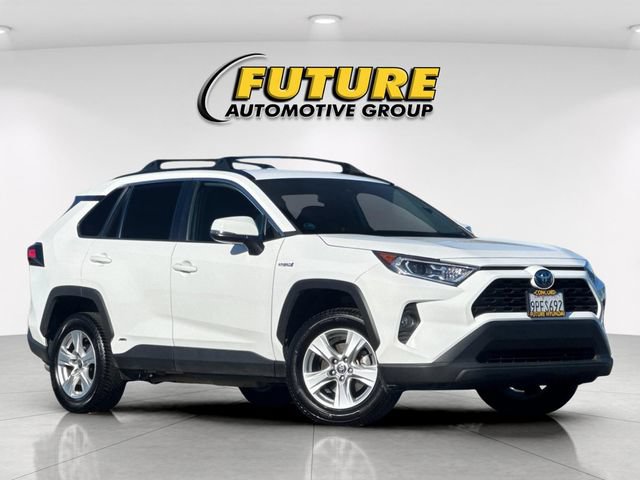 Used 2021 Toyota RAV4 XLE AWD/4WD image 1
