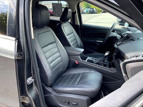 Used 2019 Ford Escape Titanium AWD/4WD image 6