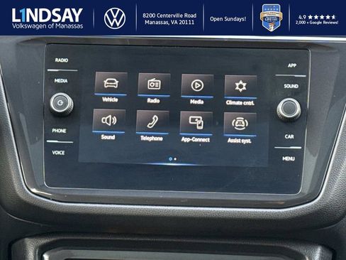 Used 2022 Volkswagen Tiguan SE w/ Panoramic Sunroof Package image 13