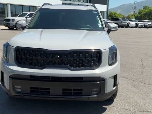 Certified 2025 Kia Telluride SX Prestige X-Line AWD/4WD image 2