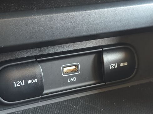 Certified 2025 Kia Soul LX w/ LX Technology Package FWD image 19