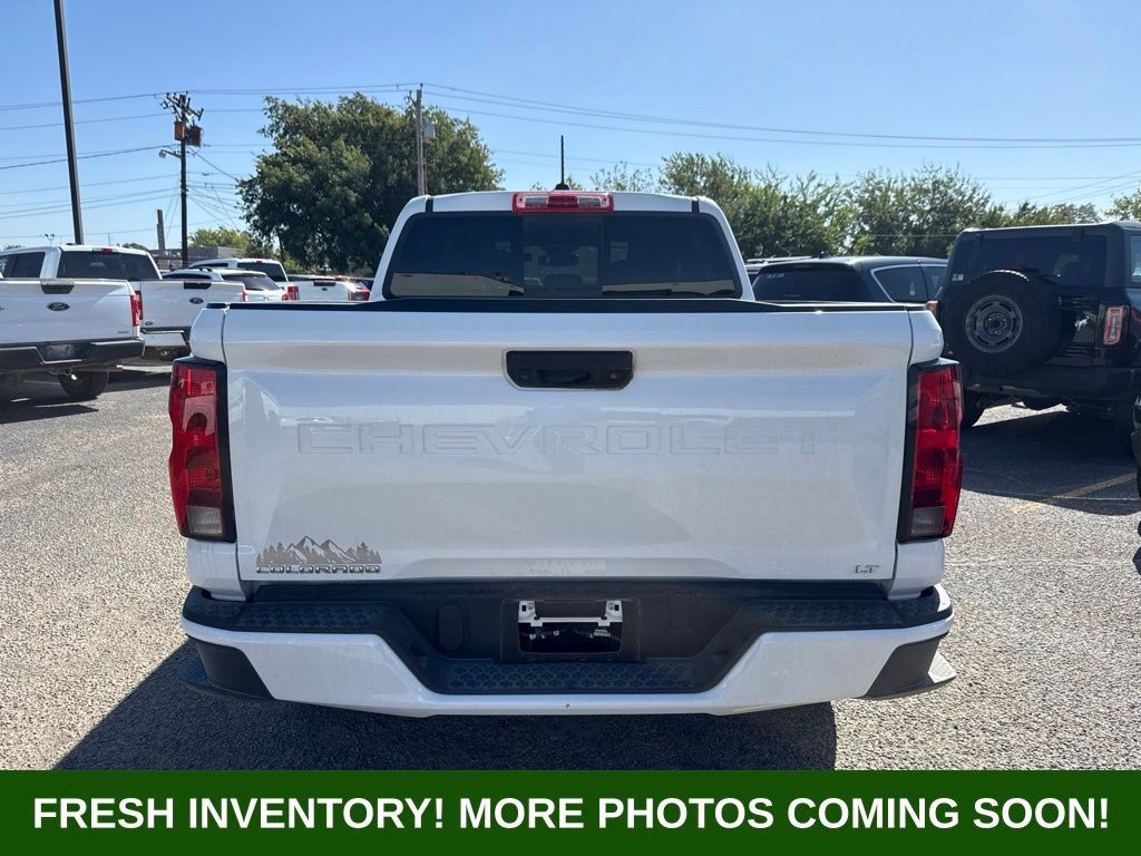 Used 2024 Chevrolet Colorado LT w/ LT Convenience Package II AWD/4WD image 3