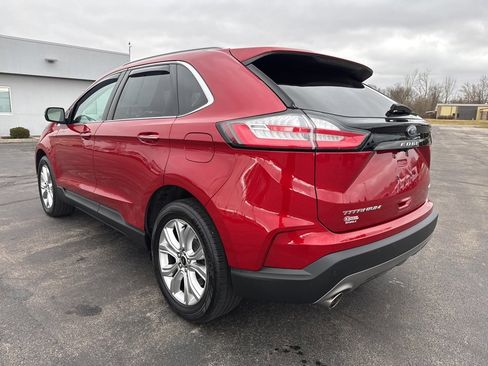 Used 2023 Ford Edge Titanium image 2