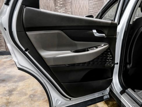 Used 2019 Hyundai Santa Fe SE image 37