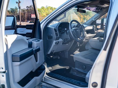 Used 2022 Ford F250 XL w/ STX Appearance Package image 19