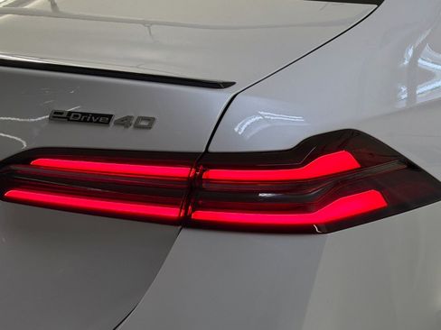 New 2026 BMW i5 eDrive40 w/ M Sport Package RWD image 12