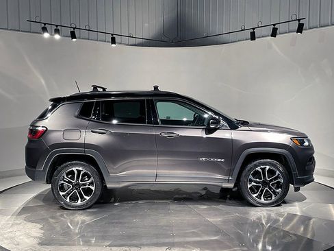 Used 2022 Jeep Compass Limited image 10