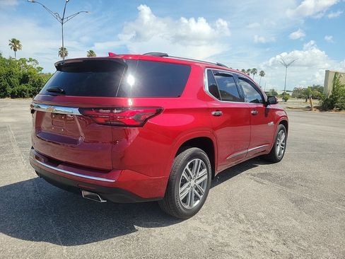 Used 2023 Chevrolet Traverse High Country FWD image 6