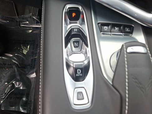 Used 2022 Chevrolet Corvette Stingray Premium Conv w/ Z51 Performance Package image 13