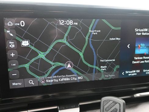 Used 2024 Kia Carnival EX image 17