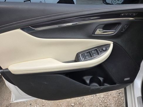 Used 2017 Chevrolet Impala Premier w/ Enhanced Convenience Package FWD image 8