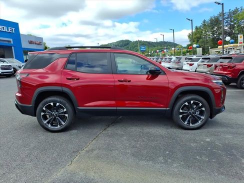 New 2026 Chevrolet Equinox RS w/ Convenience Package III AWD/4WD image 9