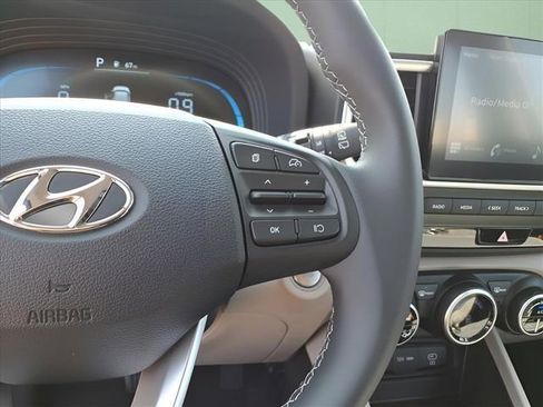 New 2025 Hyundai Venue SEL FWD image 20