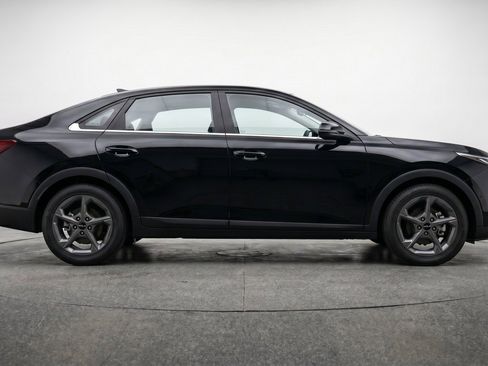 Used 2025 Kia K4 FWD image 11