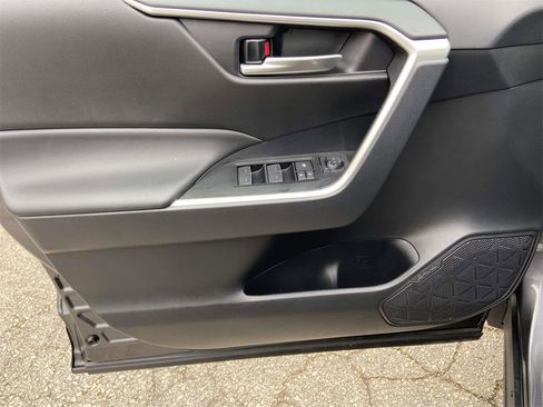 Used 2025 Toyota RAV4 XLE image 13