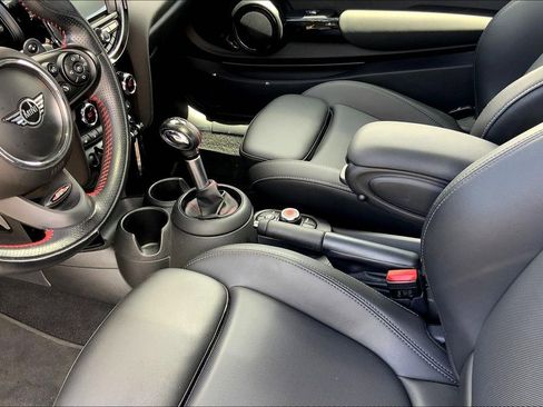 Used 2019 MINI Cooper S w/ Signature Upholstery Package image 17
