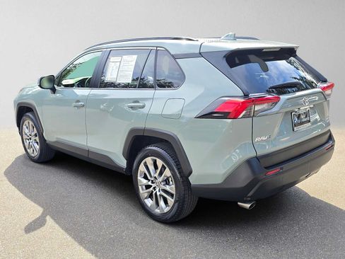 Used 2021 Toyota RAV4 XLE Premium AWD/4WD image 5