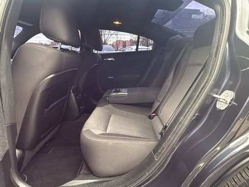 Used 2019 Dodge Charger SXT w/ Blacktop Package image 12