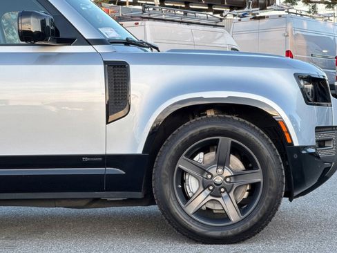 Used 2021 Land Rover Defender 110 X-Dynamic HSE image 34