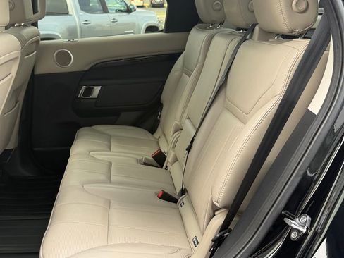 Used 2019 Land Rover Discovery SE image 40