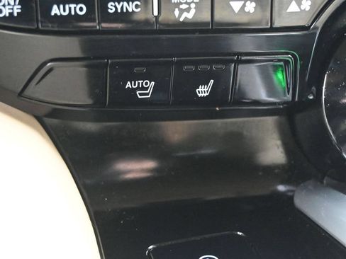 Used 2023 Acura MDX w/ Technology Package FWD image 16