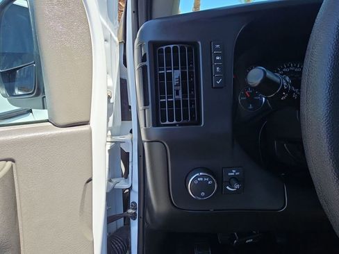 Used 2024 Chevrolet Express 2500 w/ Driver Convenience Package RWD image 16