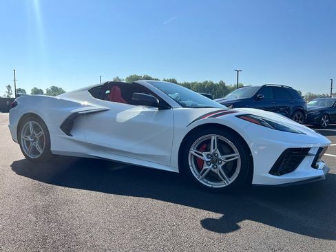 Used 2023 Chevrolet Corvette Stingray Preferred Cpe w/ Z51 Performance Package RWD image 2